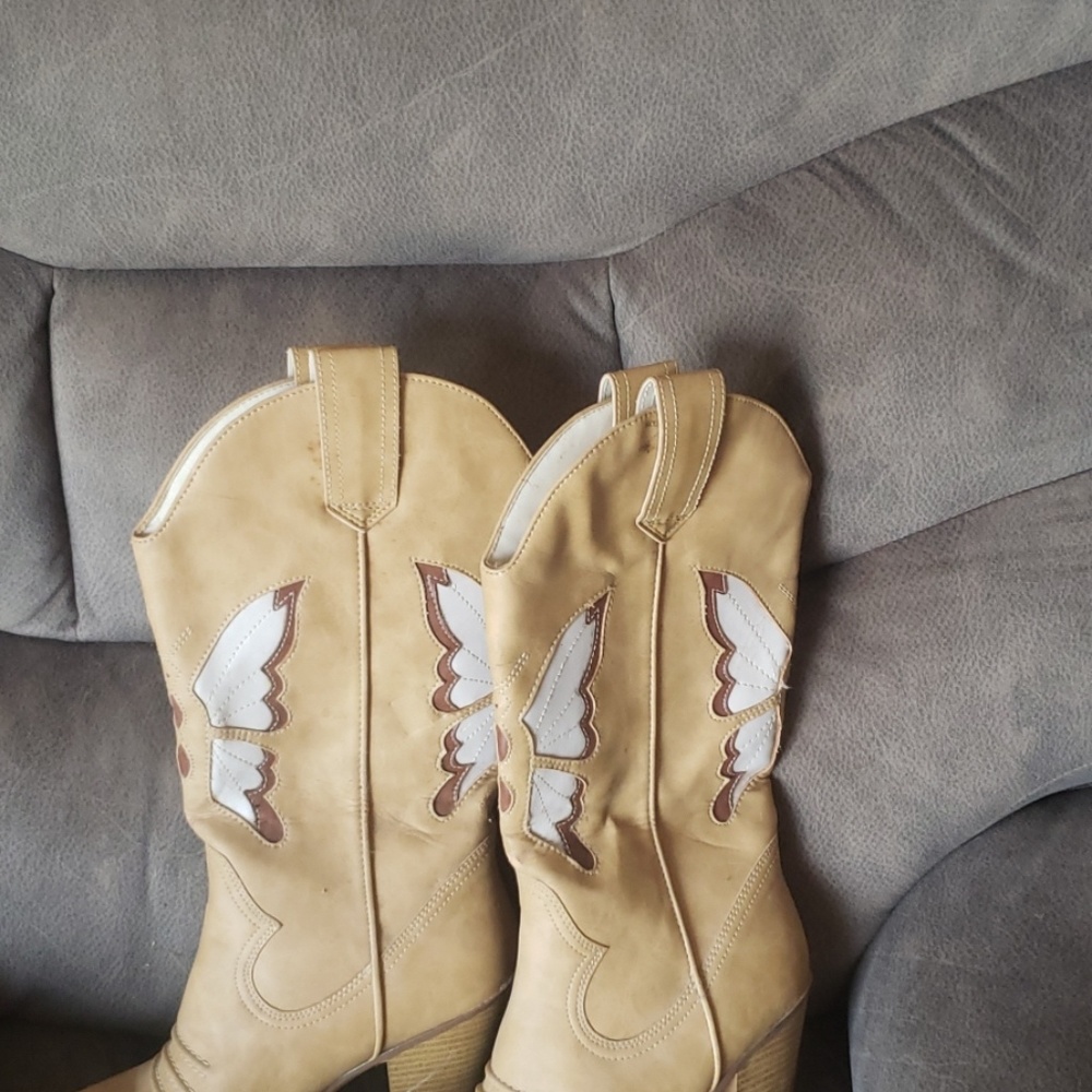 Boots - Picture 2 of 2